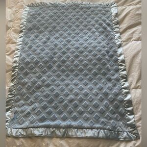 2014 Baby Gund pastel blue velveteen plush soft Spunky blanket satin trim 30X40”